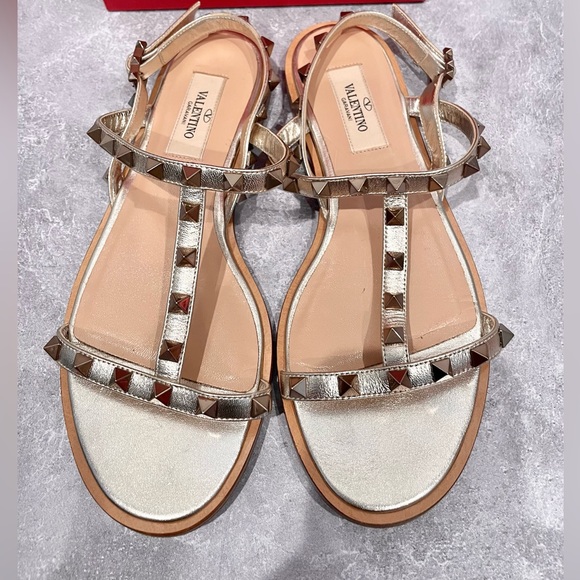 Valentino Garavani T Strap Sandals - Picture 2 of 4